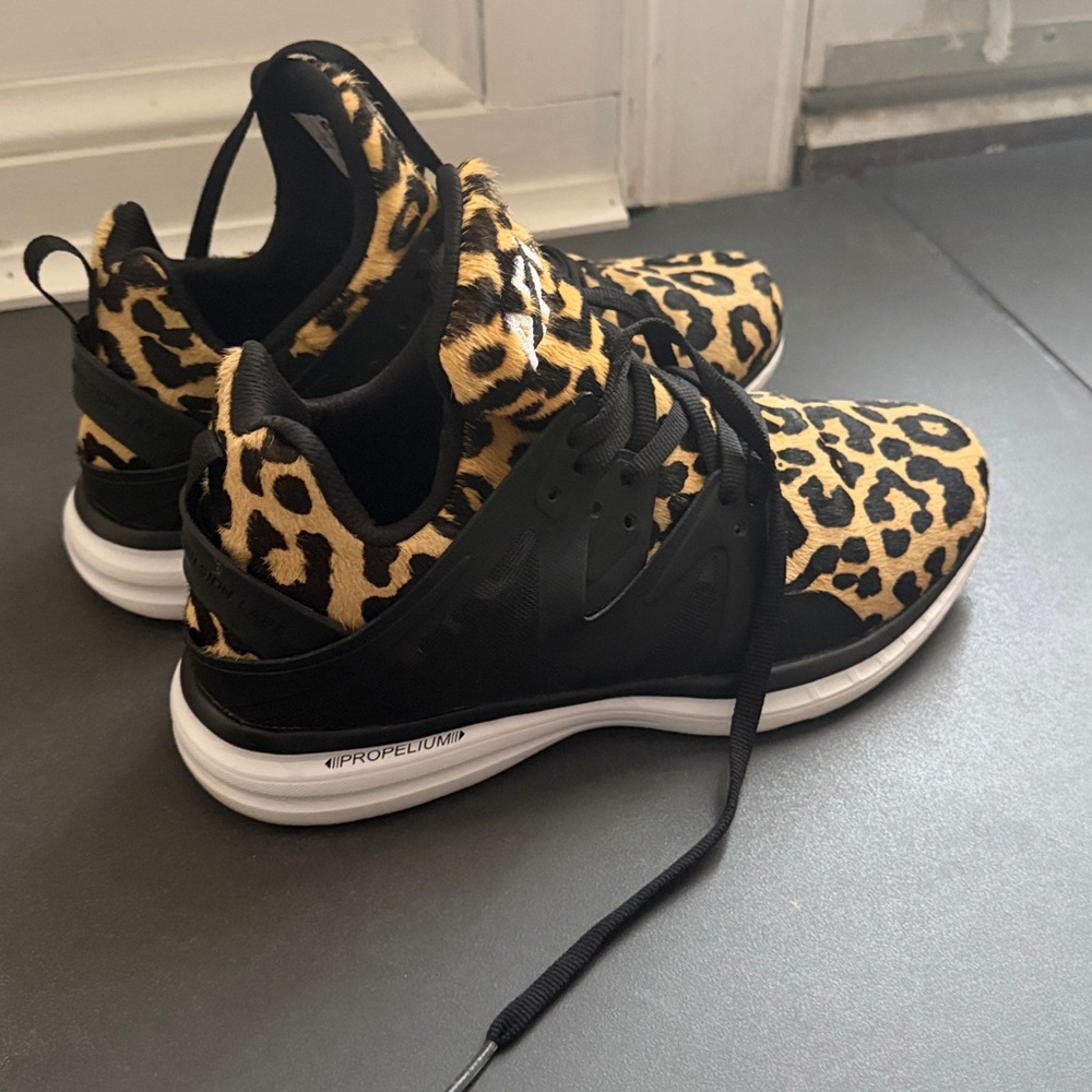 APL LEOPARD PONY HAIR MID TOPS Size 9.5 - Picture 2 of 4